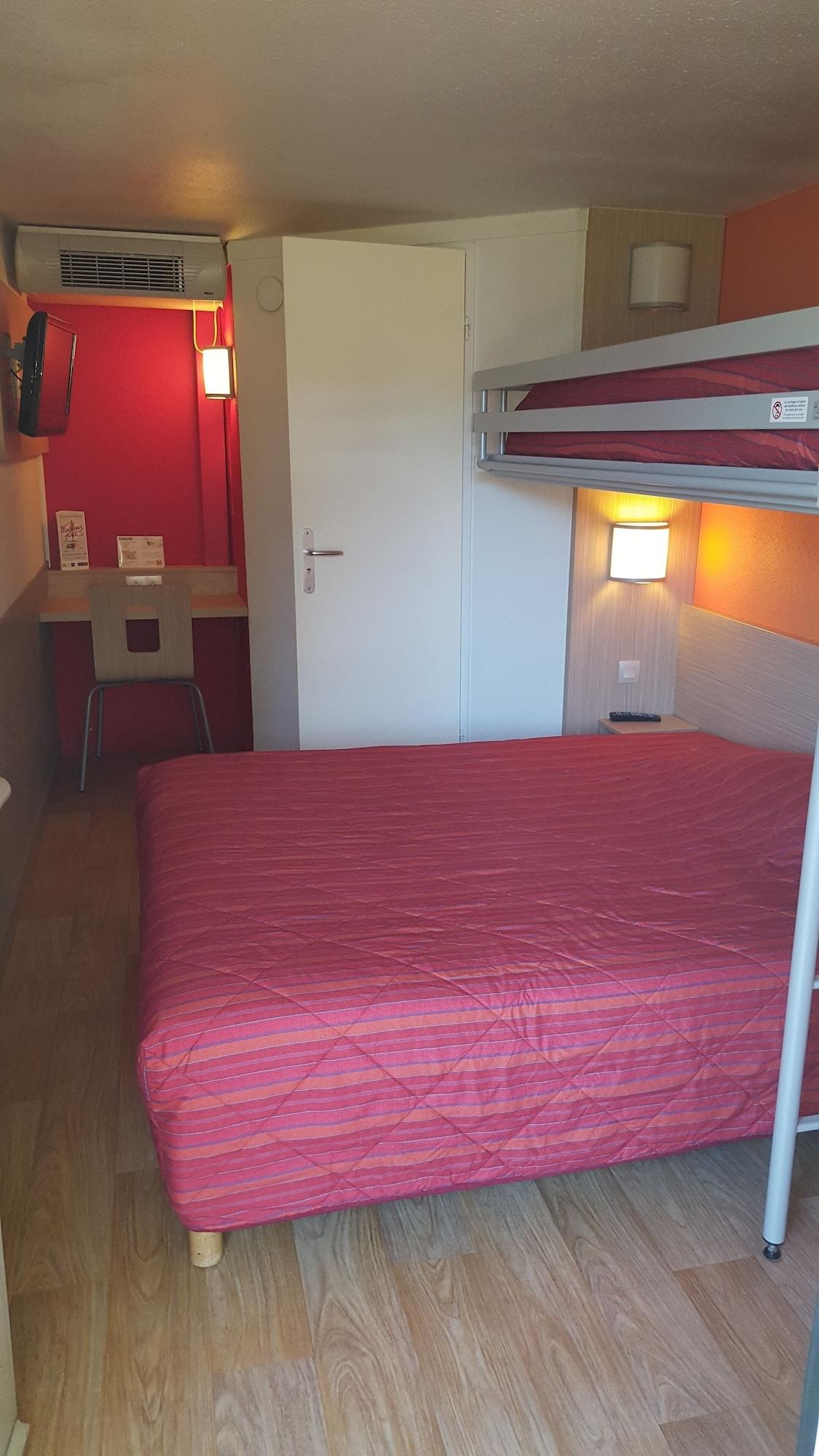 Premiere Classe Lyon Est Aeroport Saint Exupery Экстерьер фото