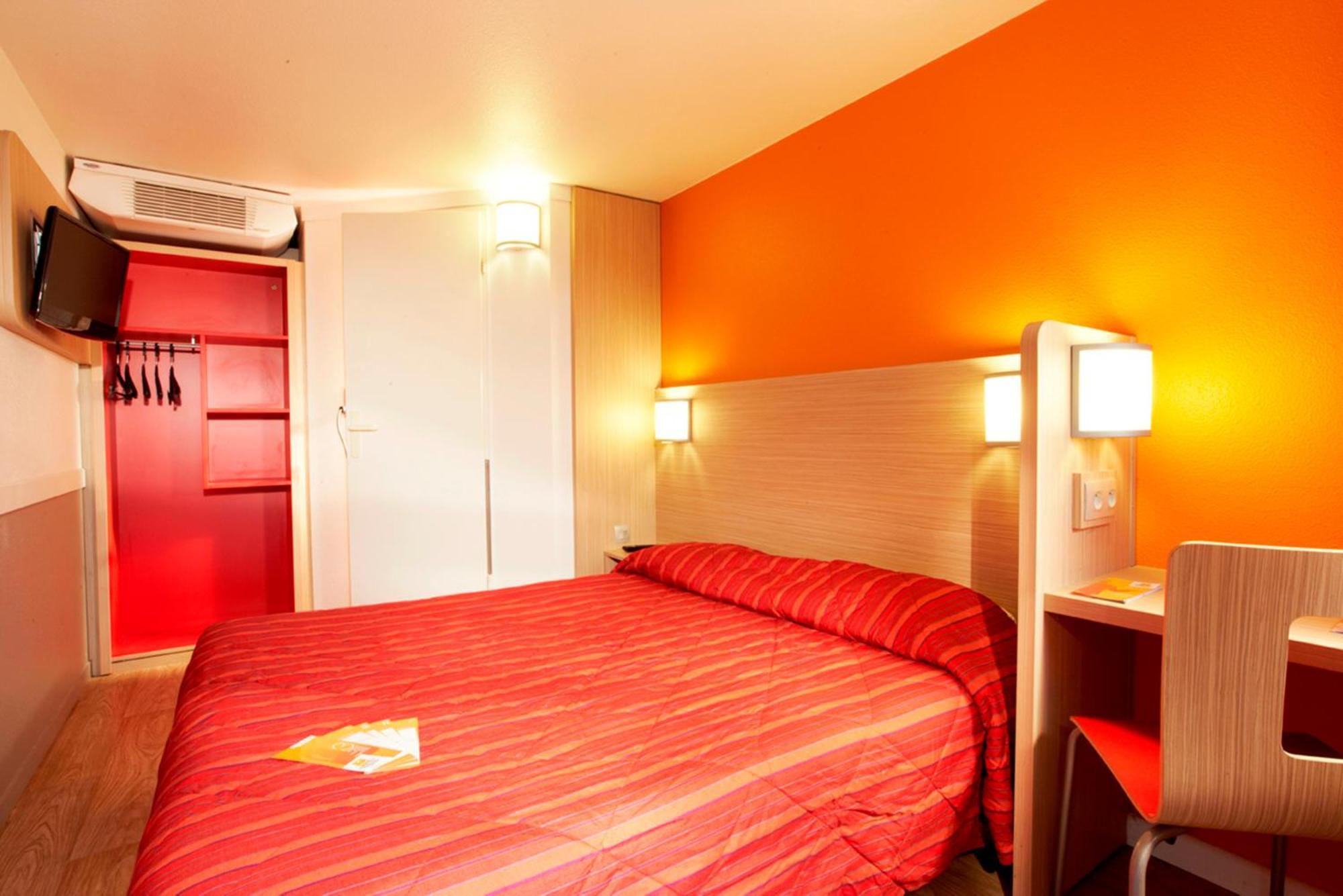 Premiere Classe Lyon Est Aeroport Saint Exupery Экстерьер фото